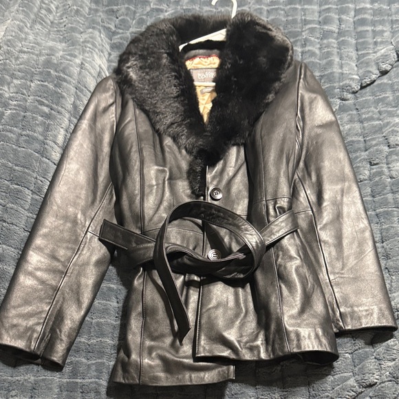 Wilsons Vintage Leather Black Jacket with Faux Fur Trim - Picture 2 of 7